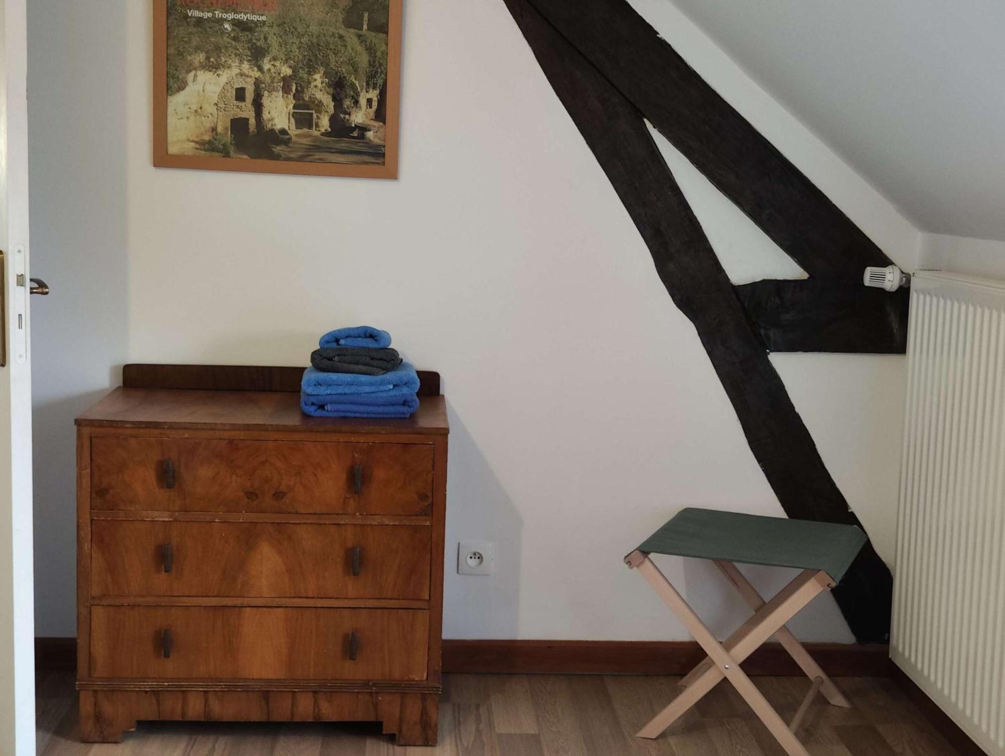 Gites Les Volets Rouges D'Allonnes Allonnes  Room photo